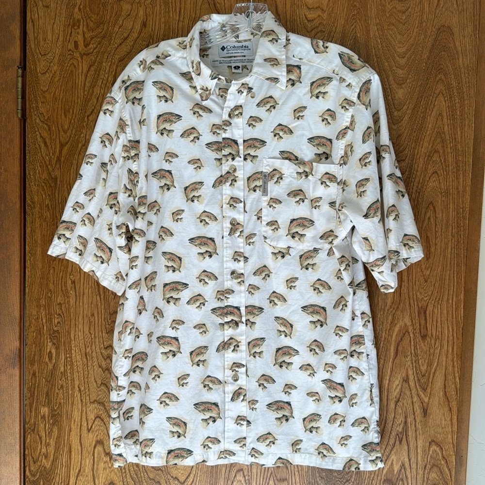 Columbia Men’s button shirt with Trout